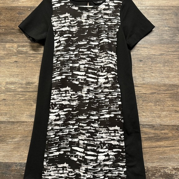 Simply Vera Vera Wang Black and White Crew Neck Sheath Dress - Picture 2 of 8